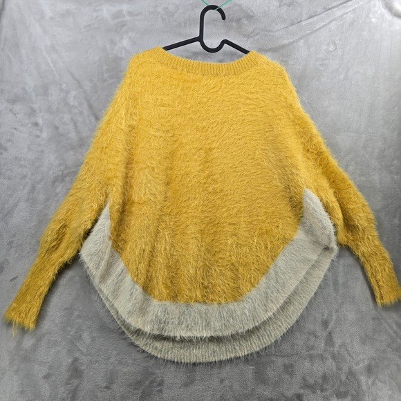 Farm Rio Size Small Yellow Eyelash Knit Toucan Oversized Sweater - Picture 8 of 9